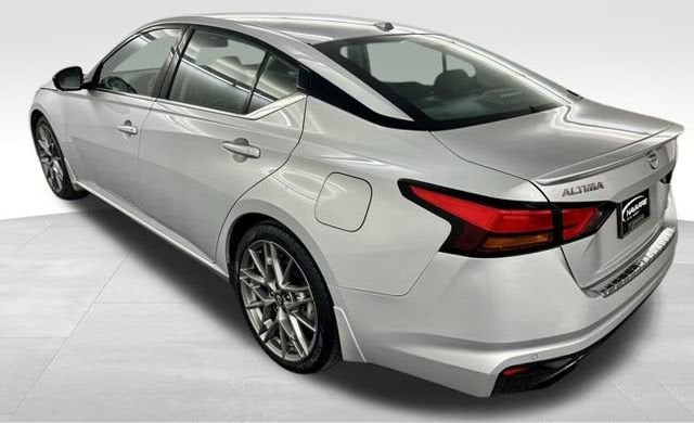 2023 Nissan Altima SR VC-Turbo FWD