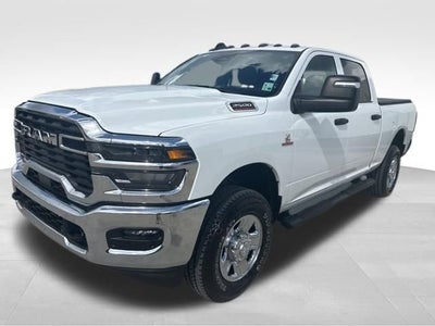 2025 RAM 2500 Tradesman Crew Cab 4x4 6'4" Box