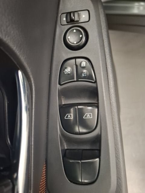2024 Nissan Kicks SR Xtronic CVT
