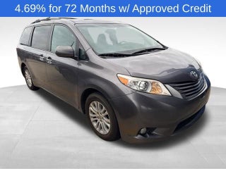 2016 Toyota Sienna XLE 8 Passenger