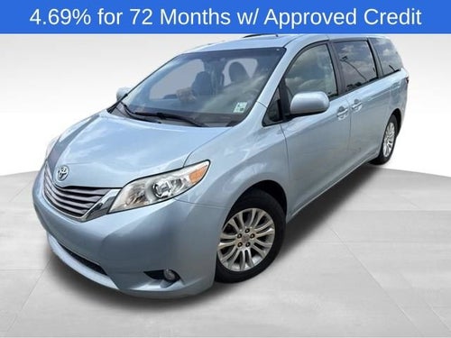 2017 Toyota Sienna XLE Premium 8 Passenger