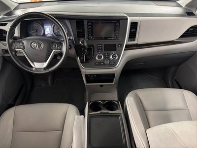 2020 Toyota Sienna XLE Auto Access Seat