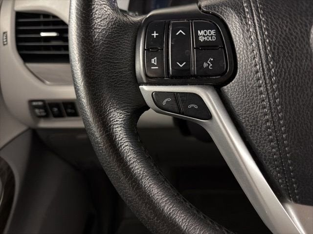 2020 Toyota Sienna XLE Auto Access Seat