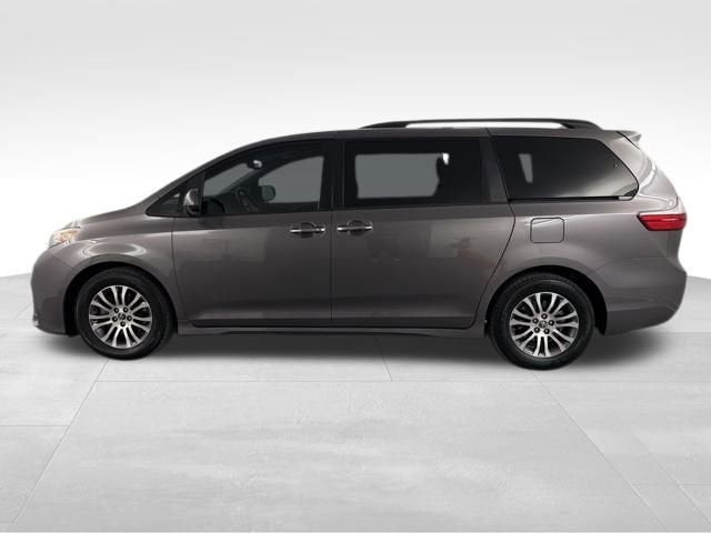 2020 Toyota Sienna XLE Auto Access Seat