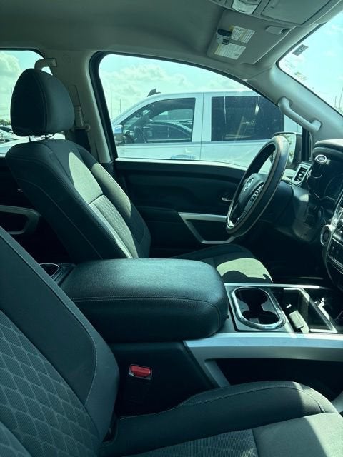 2021 Nissan Titan SV — photo 16