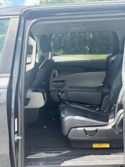 2023 Kia Carnival LX