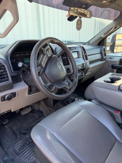 2017 Ford Super Duty F-550 DRW XL