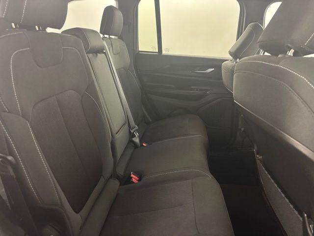 2026 Jeep Grand Cherokee GRAND CHEROKEE LAREDO X 4X2