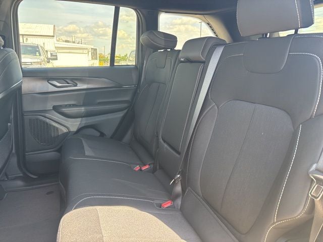 2026 Jeep Grand Cherokee GRAND CHEROKEE LAREDO X 4X2