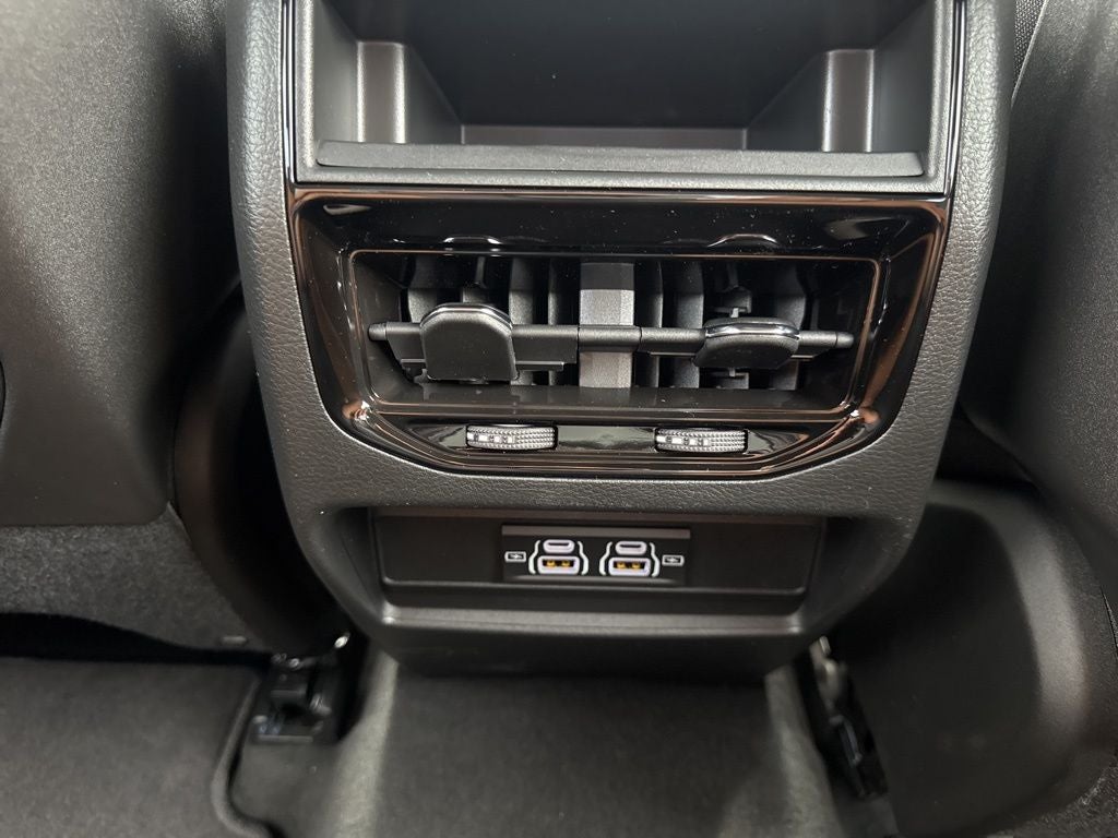 2025 Jeep Grand Cherokee GRAND CHEROKEE LAREDO 4X2