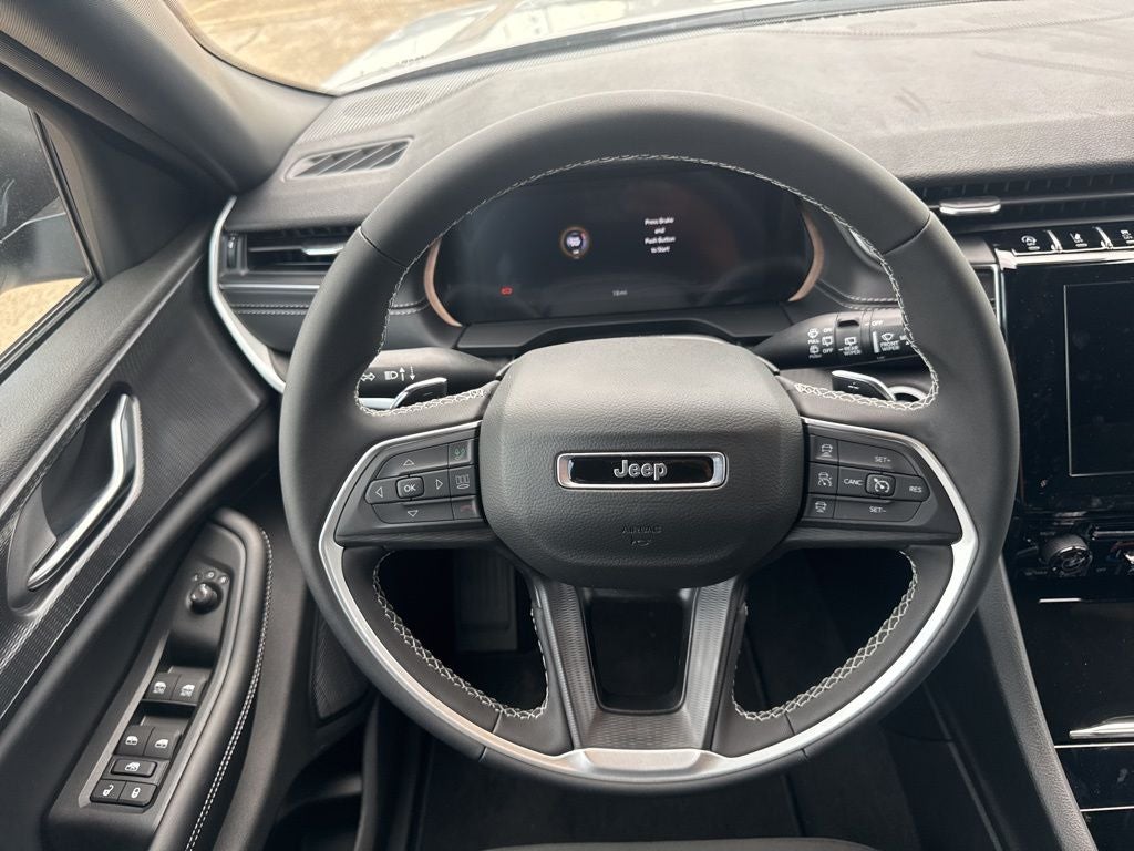 2025 Jeep Grand Cherokee GRAND CHEROKEE LAREDO 4X2