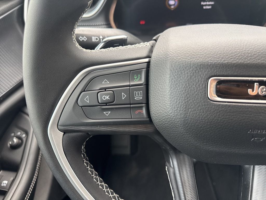 2025 Jeep Grand Cherokee GRAND CHEROKEE LAREDO 4X2