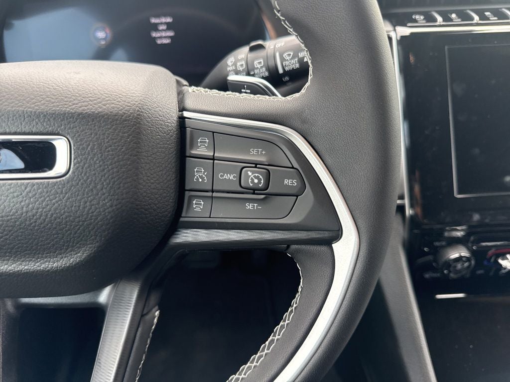 2025 Jeep Grand Cherokee GRAND CHEROKEE LAREDO 4X2