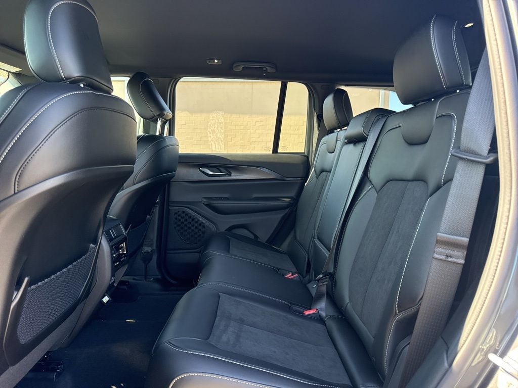 2025 Jeep Grand Cherokee GRAND CHEROKEE ALTITUDE 4X2