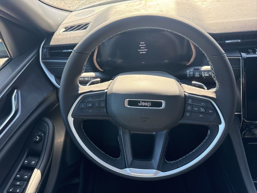 2025 Jeep Grand Cherokee GRAND CHEROKEE ALTITUDE 4X2