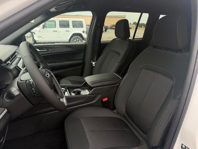 2026 Jeep Grand Cherokee GRAND CHEROKEE LAREDO 4X2
