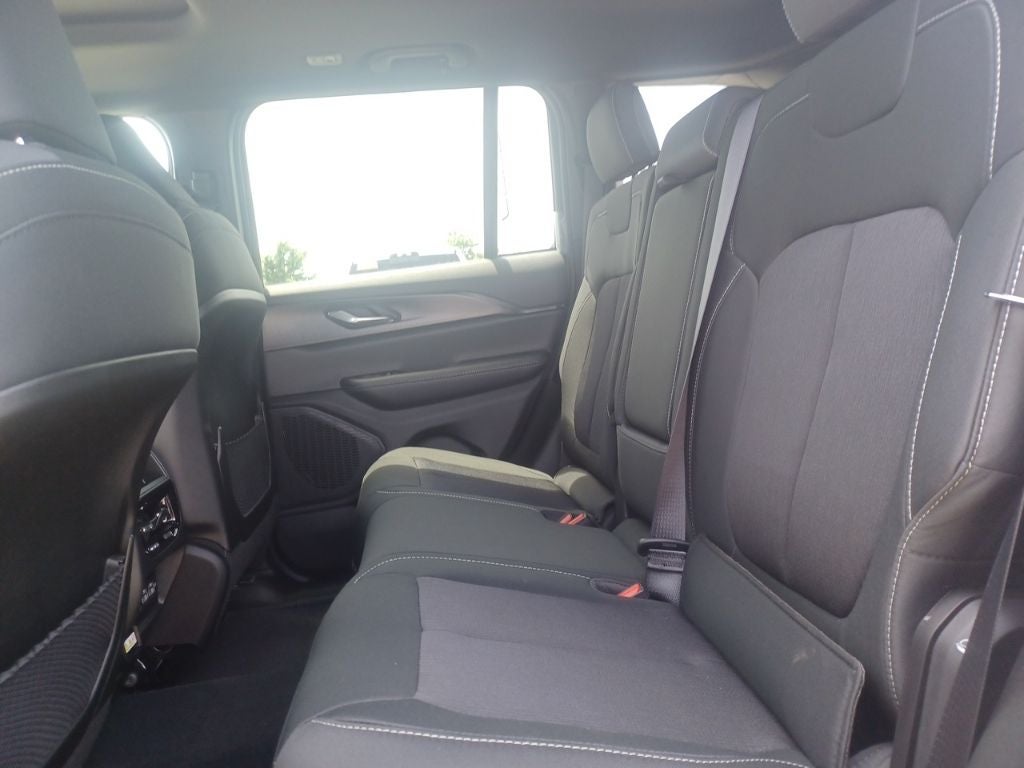 2026 Jeep Grand Cherokee GRAND CHEROKEE LAREDO X 4X2