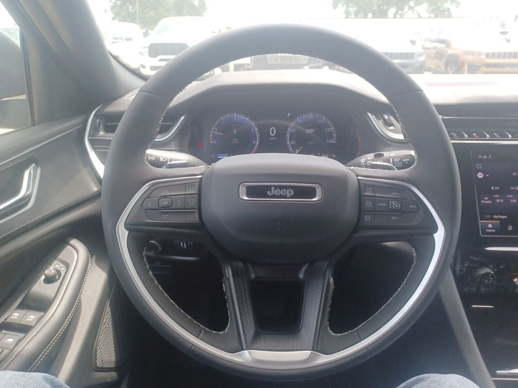 2026 Jeep Grand Cherokee GRAND CHEROKEE LAREDO X 4X2