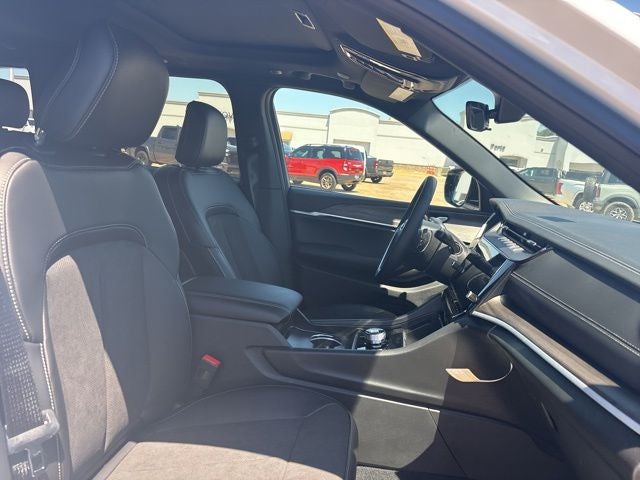 2026 Jeep Grand Cherokee GRAND CHEROKEE LAREDO ALTITUDE 4X2