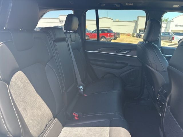 2026 Jeep Grand Cherokee GRAND CHEROKEE LAREDO ALTITUDE 4X2