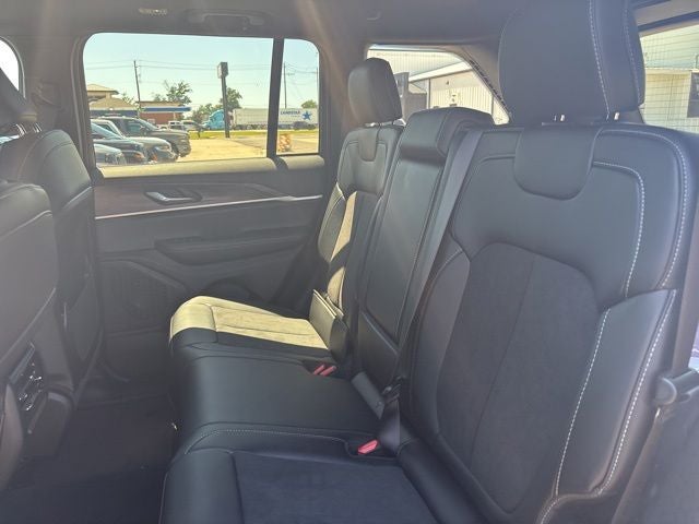 2026 Jeep Grand Cherokee GRAND CHEROKEE LAREDO ALTITUDE 4X2