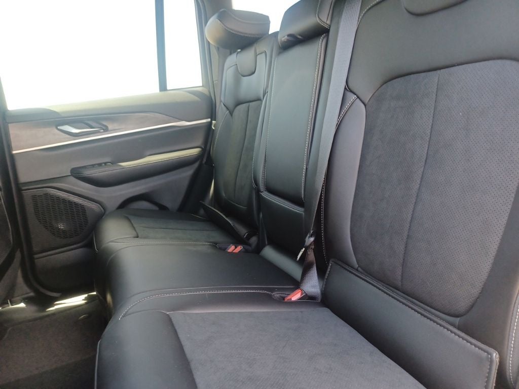 2026 Jeep Grand Cherokee GRAND CHEROKEE LAREDO ALTITUDE 4X2