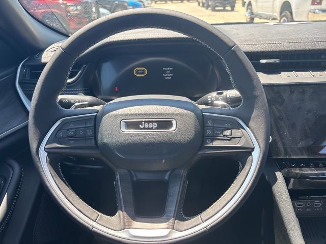 2026 Jeep Grand Cherokee GRAND CHEROKEE LAREDO ALTITUDE 4X2