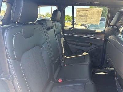 2026 Jeep Grand Cherokee GRAND CHEROKEE LAREDO ALTITUDE 4X2