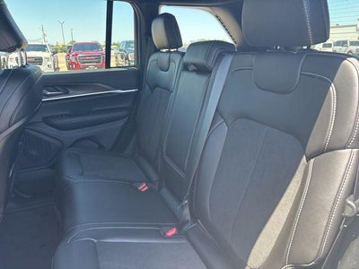 2026 Jeep Grand Cherokee GRAND CHEROKEE LAREDO ALTITUDE 4X2