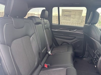 2026 Jeep Grand Cherokee GRAND CHEROKEE LAREDO ALTITUDE 4X2