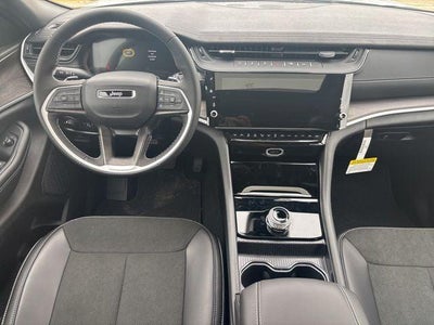 2026 Jeep Grand Cherokee GRAND CHEROKEE LAREDO ALTITUDE 4X2