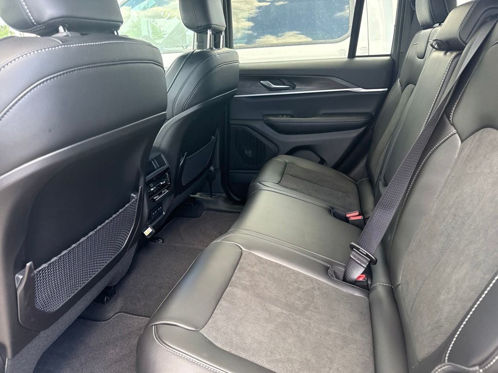 2026 Jeep Grand Cherokee GRAND CHEROKEE LAREDO ALTITUDE 4X2