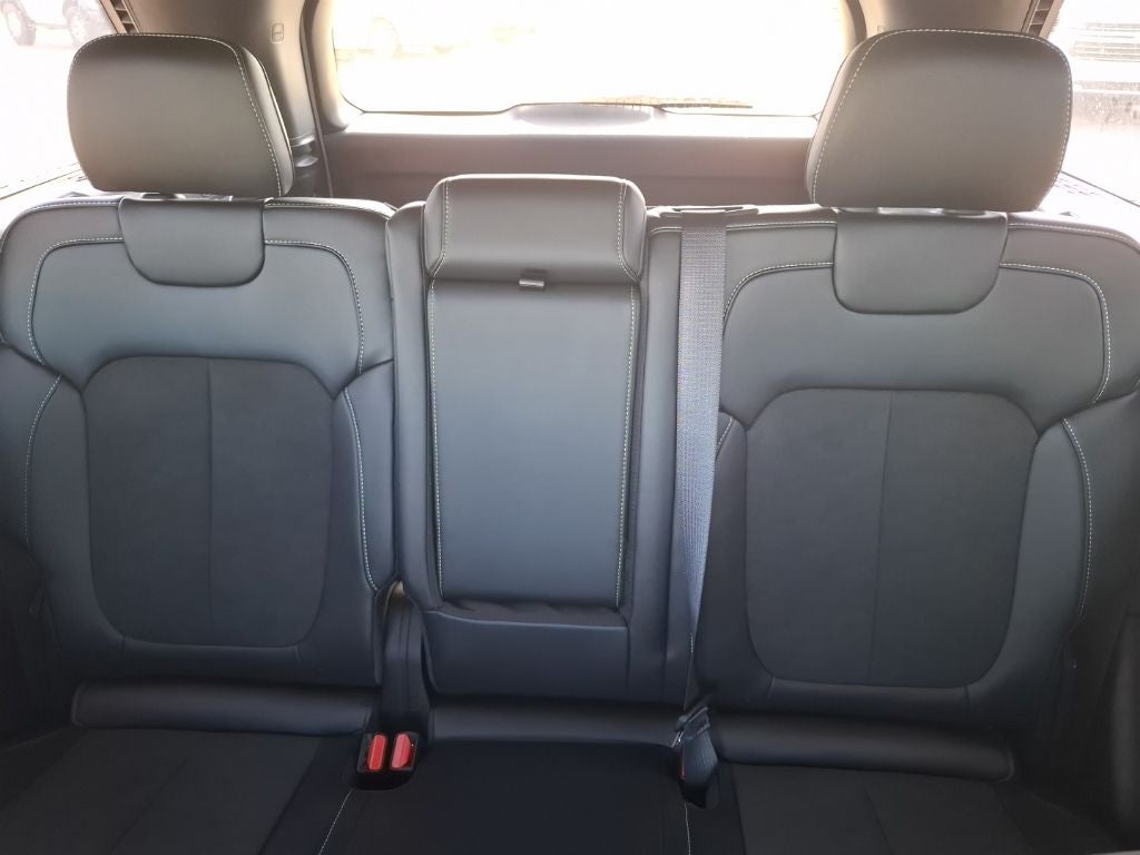 2026 Jeep Grand Cherokee GRAND CHEROKEE LAREDO ALTITUDE 4X2 — photo 28