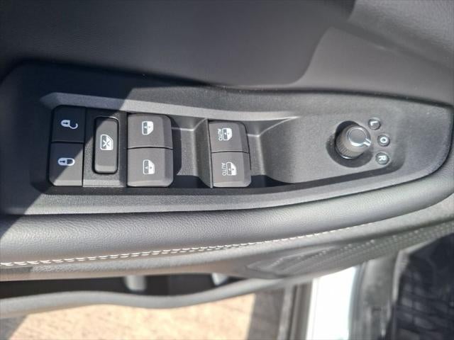 2026 Jeep Grand Cherokee GRAND CHEROKEE LAREDO ALTITUDE 4X2