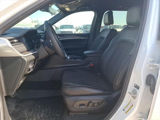 2026 Jeep Grand Cherokee GRAND CHEROKEE LAREDO ALTITUDE 4X2
