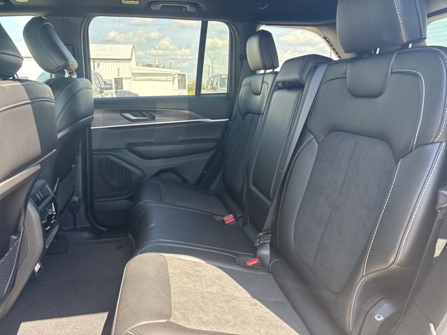 2026 Jeep Grand Cherokee GRAND CHEROKEE LAREDO ALTITUDE 4X2