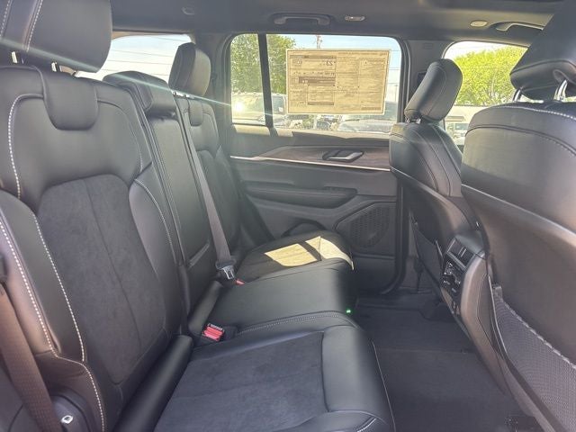 2026 Jeep Grand Cherokee GRAND CHEROKEE LAREDO ALTITUDE 4X2