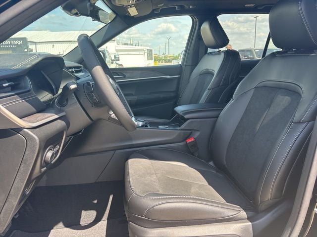 2026 Jeep Grand Cherokee GRAND CHEROKEE LAREDO ALTITUDE 4X2