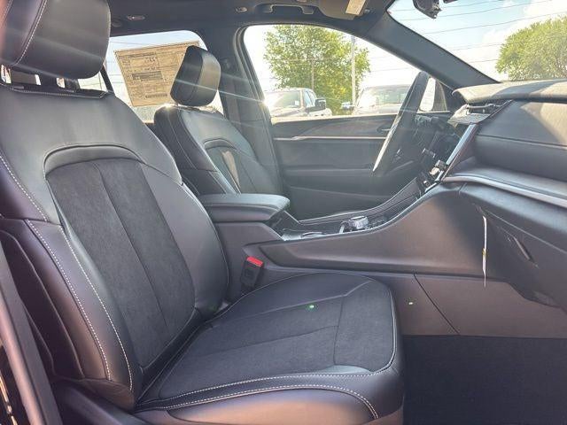 2026 Jeep Grand Cherokee GRAND CHEROKEE LAREDO ALTITUDE 4X2