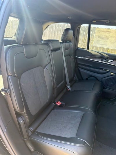 2026 Jeep Grand Cherokee GRAND CHEROKEE LAREDO ALTITUDE 4X2