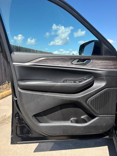 2026 Jeep Grand Cherokee GRAND CHEROKEE LAREDO ALTITUDE 4X2