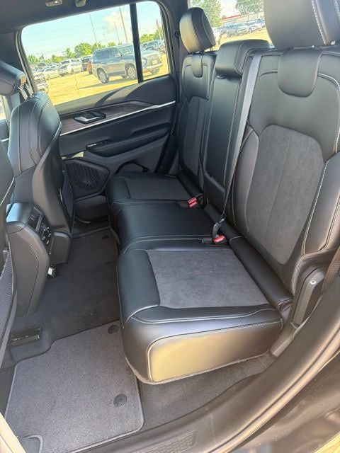 2026 Jeep Grand Cherokee GRAND CHEROKEE LAREDO ALTITUDE 4X2