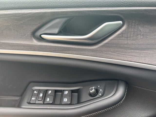 2026 Jeep Grand Cherokee GRAND CHEROKEE LAREDO ALTITUDE 4X2