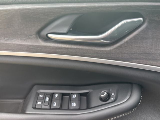 2026 Jeep Grand Cherokee GRAND CHEROKEE LAREDO ALTITUDE 4X2