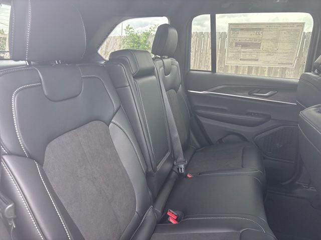 2026 Jeep Grand Cherokee GRAND CHEROKEE LAREDO ALTITUDE 4X2