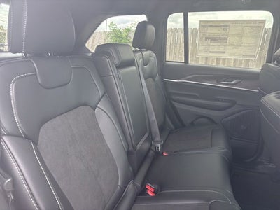 2026 Jeep Grand Cherokee GRAND CHEROKEE LAREDO ALTITUDE 4X2