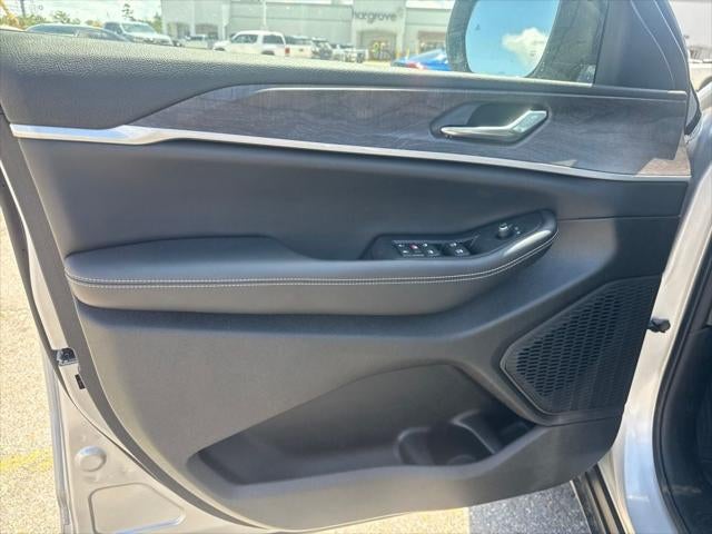 2026 Jeep Grand Cherokee GRAND CHEROKEE LAREDO ALTITUDE 4X2