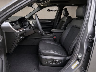 2027 Jeep Grand Cherokee GRAND CHEROKEE LAREDO ALTITUDE 4X2