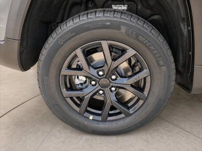 2027 Jeep Grand Cherokee GRAND CHEROKEE LAREDO ALTITUDE 4X2