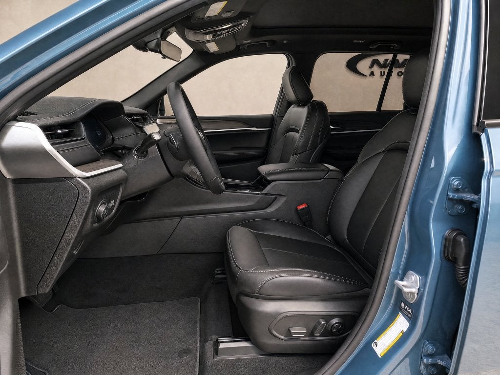 2027 Jeep Grand Cherokee GRAND CHEROKEE LIMITED 4X2